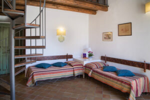 camera con due letti singoli di un appartamento dell'agriturismo Pozzo di Mazza di Siracusa